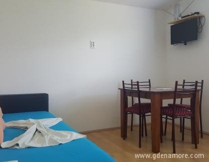 Apartamentos Milán, , alojamiento privado en Sutomore, Montenegro